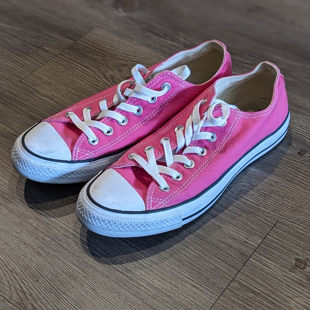 USED EXCELLENT Hot Pink Lowtop Converse